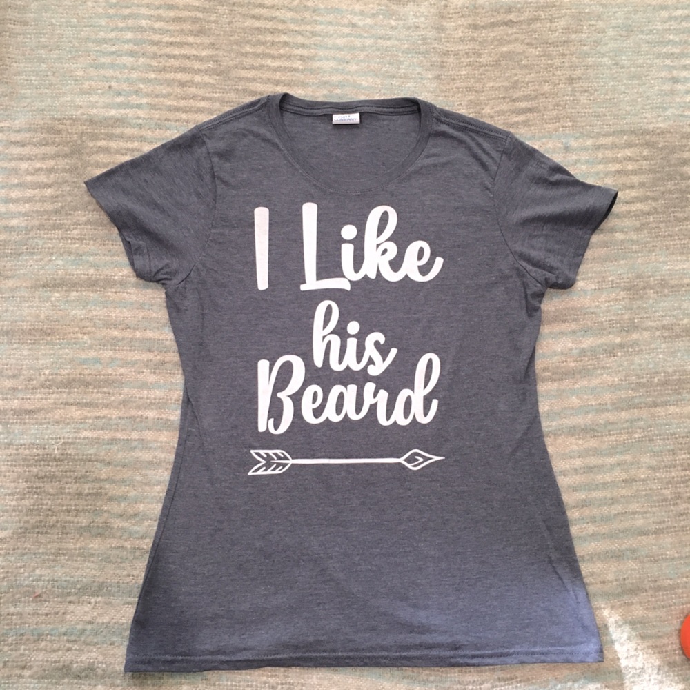 PORT & CO. “I LIKE HIS BEARD” WOMENS SM GRAY T